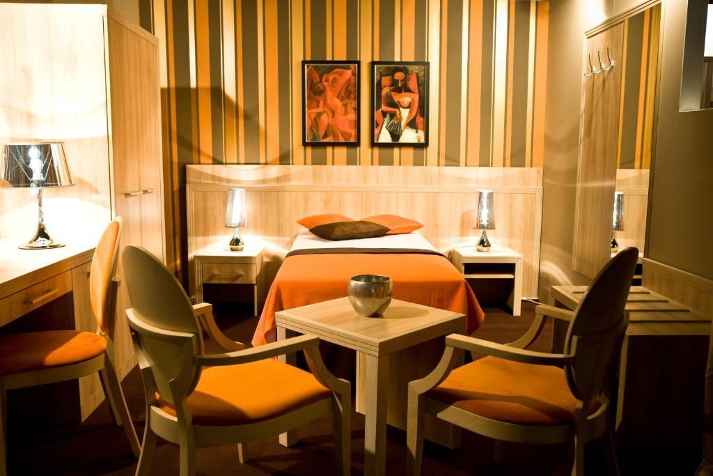 Hotel Kasyno Jarocin Szoba fotó